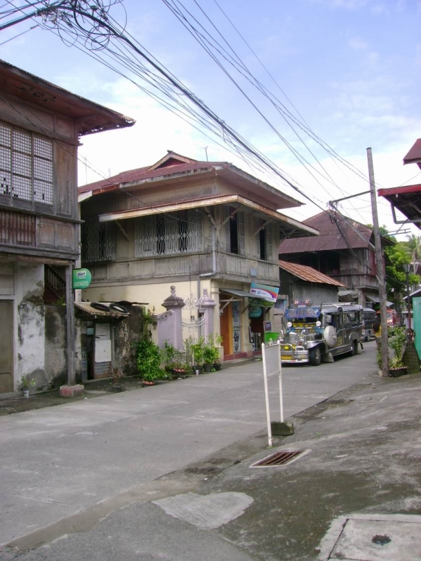 There is no street in Taal where there are no classic Filipino houses.