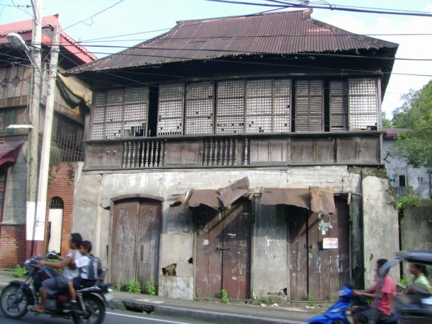 To the local government of Taal: please save this Filipino house!